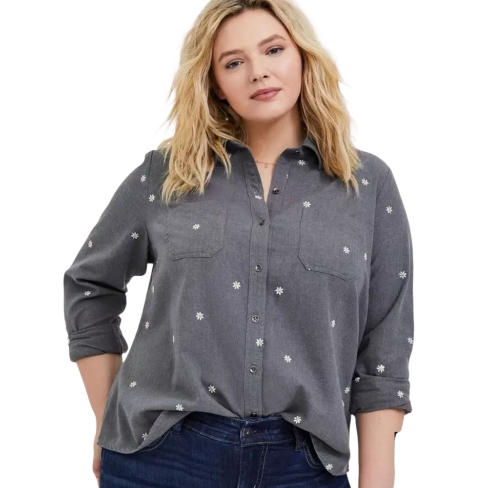 Torrid Taylor Cotton Embroidered Button Front Shirt Smoked Pearl Size 00 (M/L)